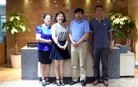 拱墅区政协副主席金志明走访区政协委员、浙江宏昊律师事务所律师任晓红