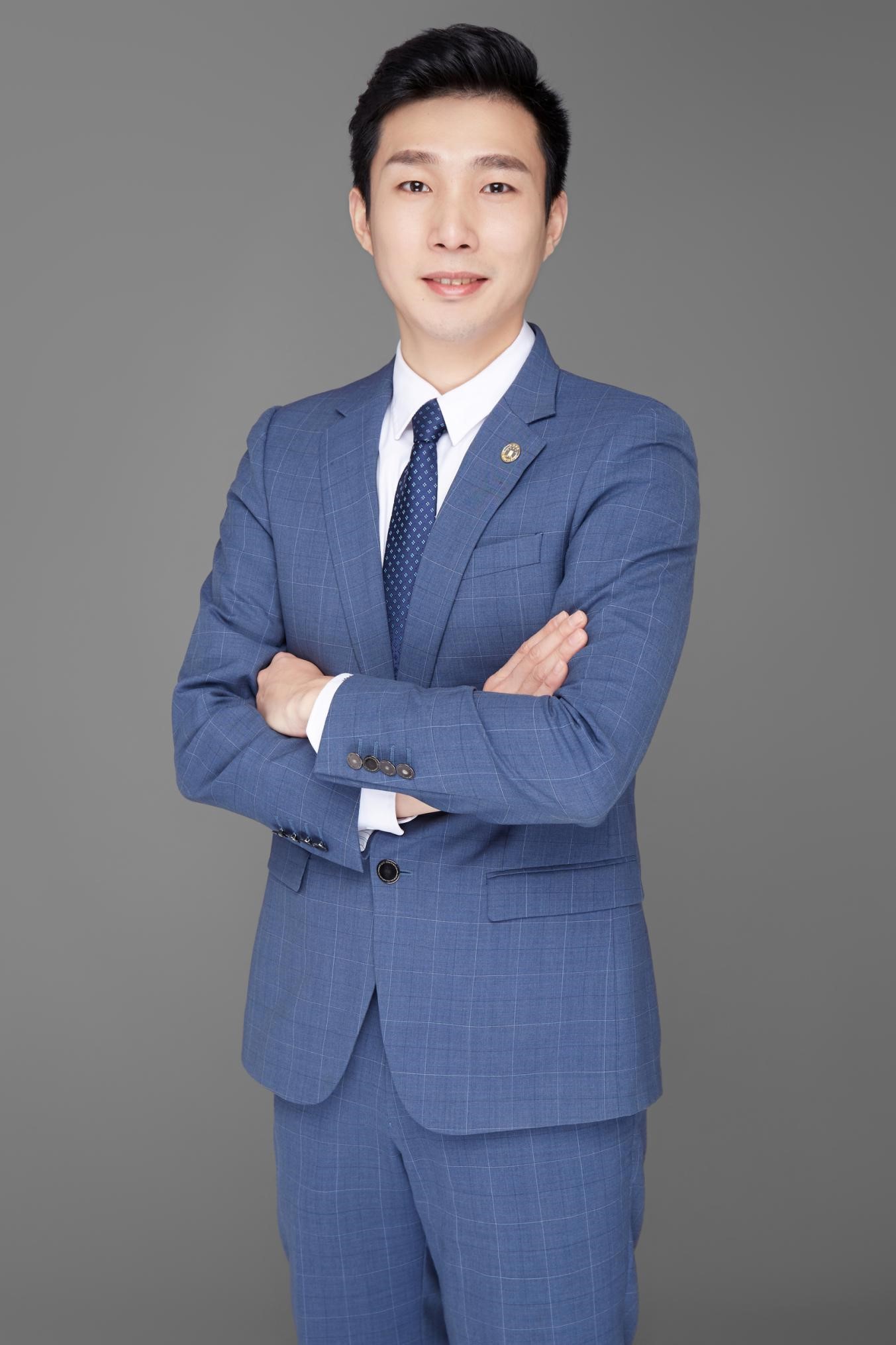 郭启翔形象照.jpg