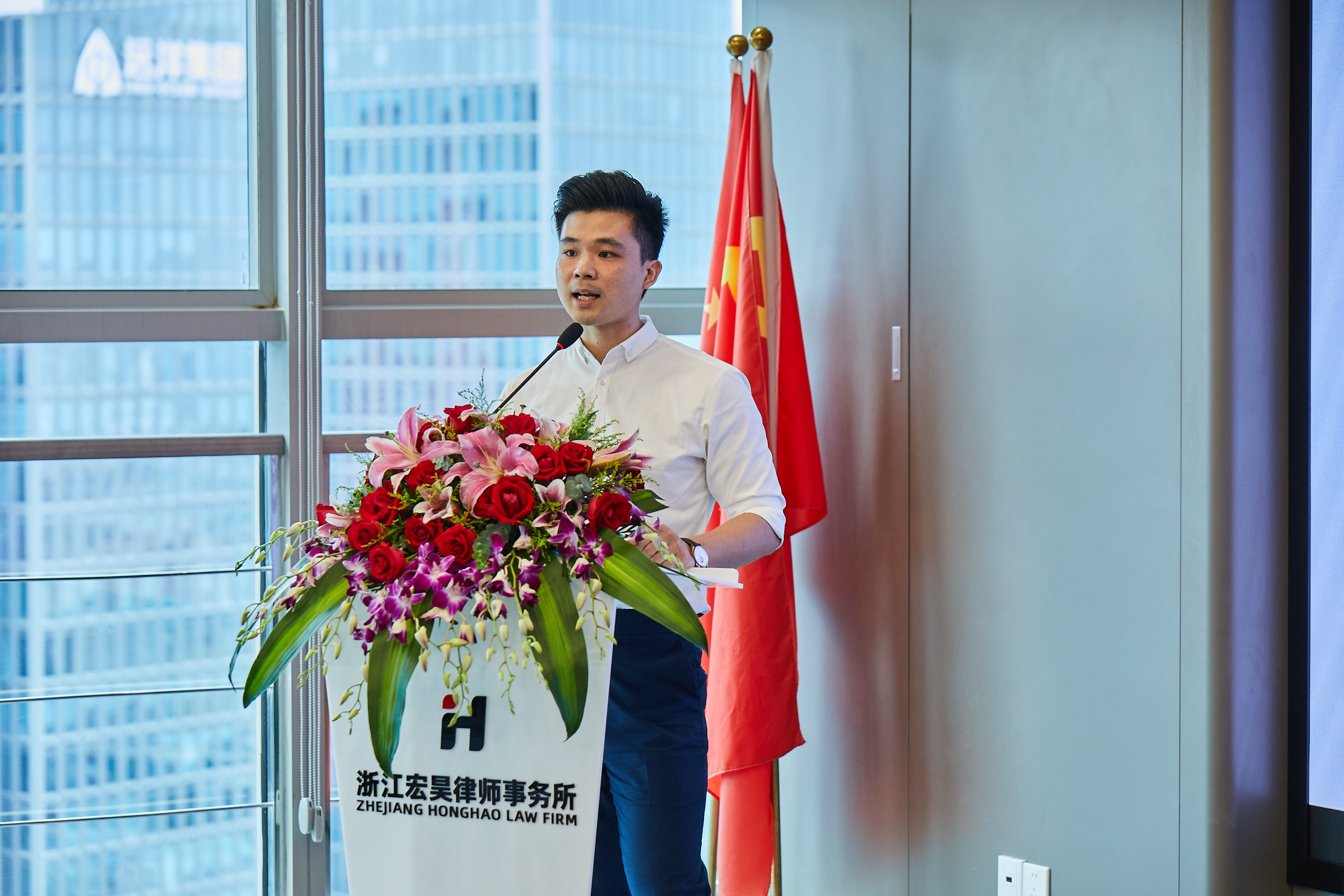 应鑫尧.jpg