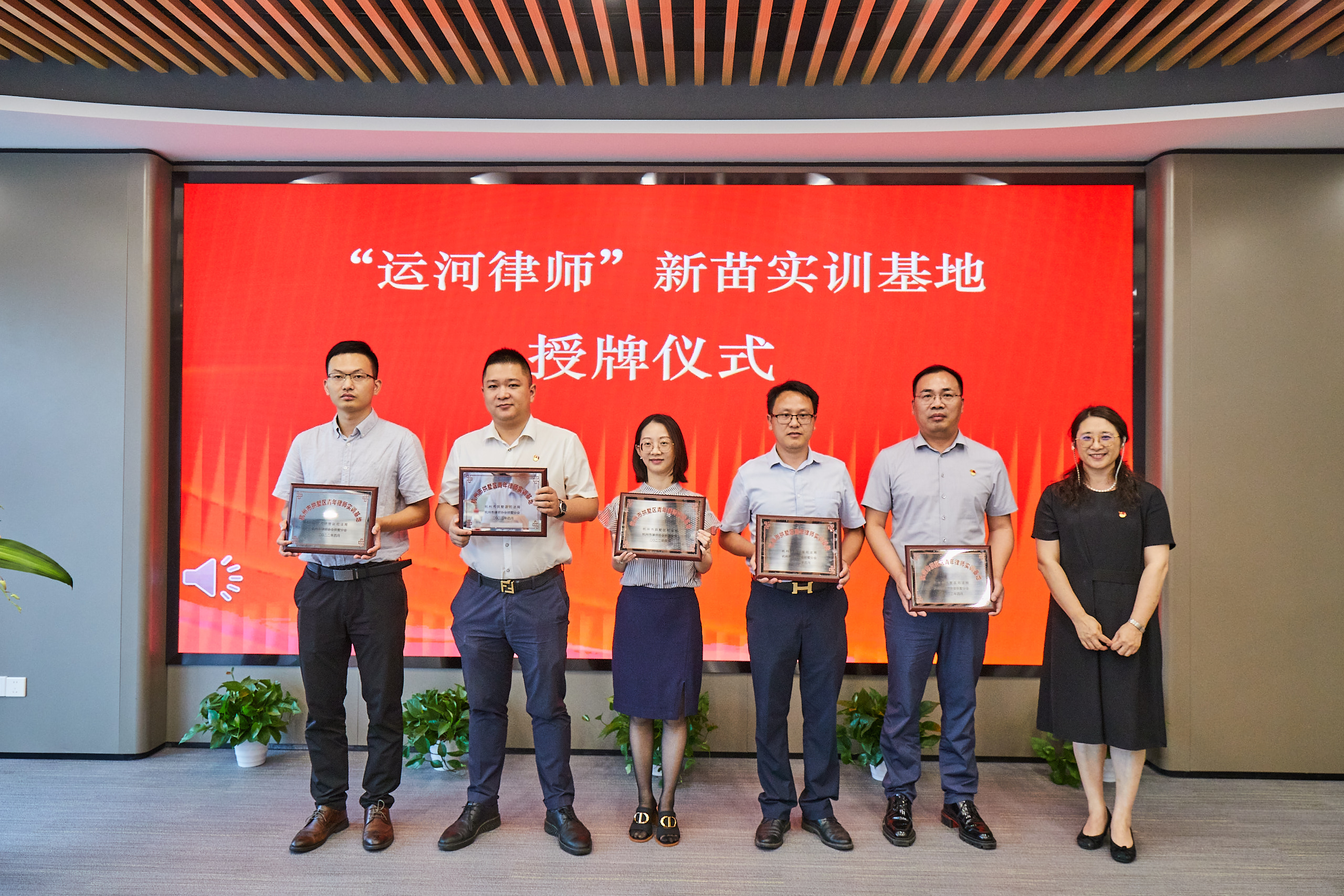 陈瑛.jpg