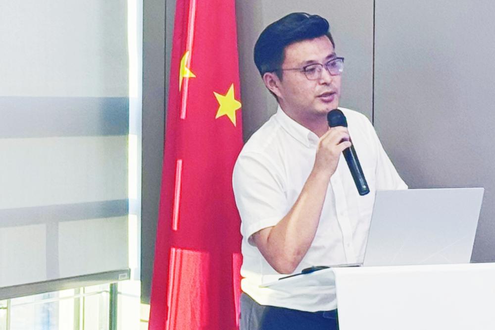 开场_副本_副本.jpg 开场_副本_副本.jpg