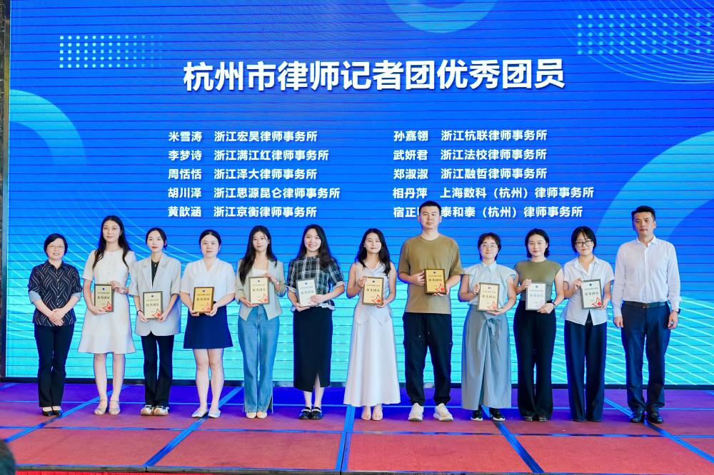 优秀团员合照.jpg 优秀团员合照.jpg