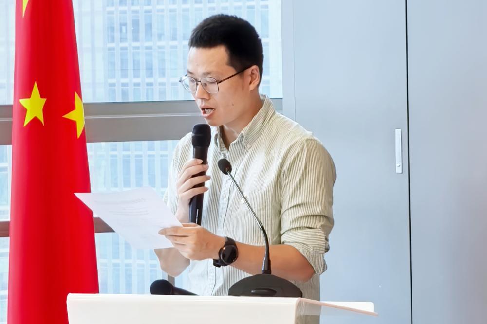 张科_副本.jpg 张科_副本.jpg