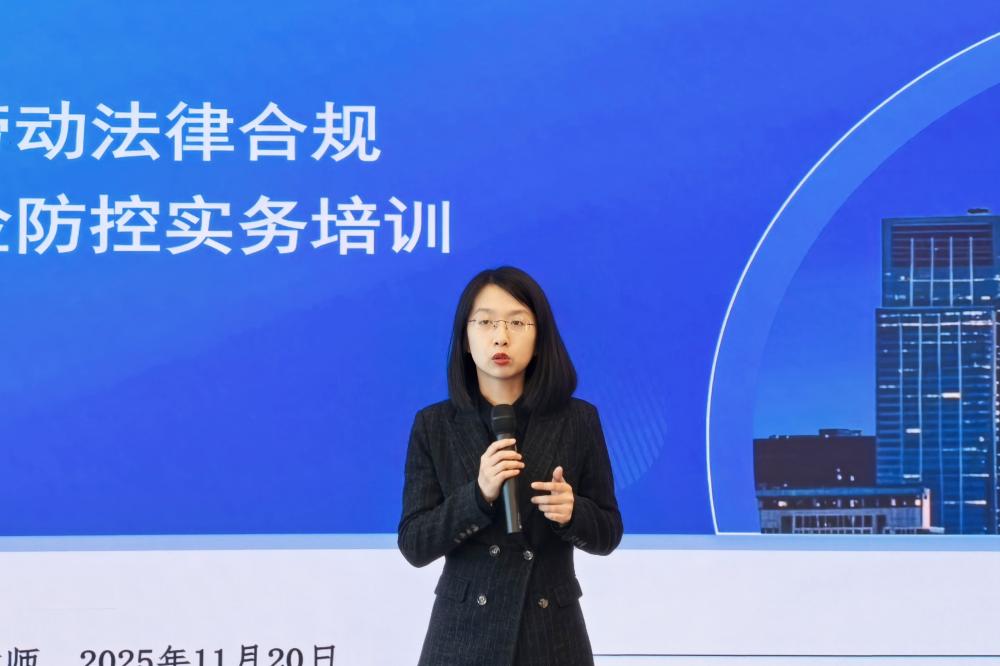 王文静.jpg 王文静.jpg