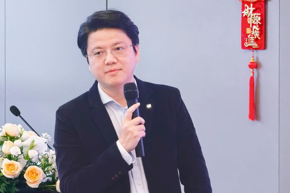 崔曙_副本.jpg 崔曙_副本.jpg